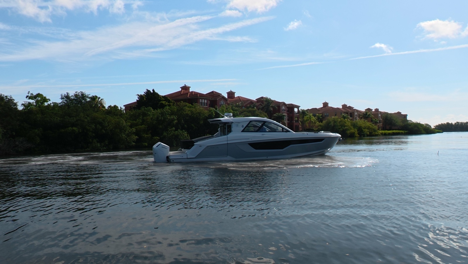 50ft Cruisers Yachts Yacht For Sale