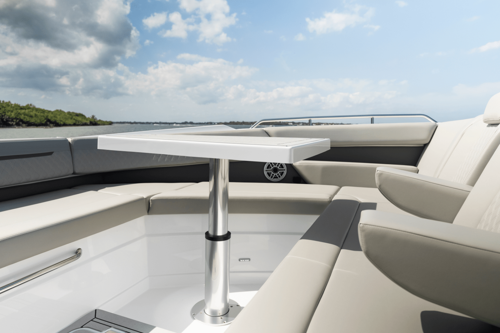 50ft Cruisers Yachts Yacht For Sale