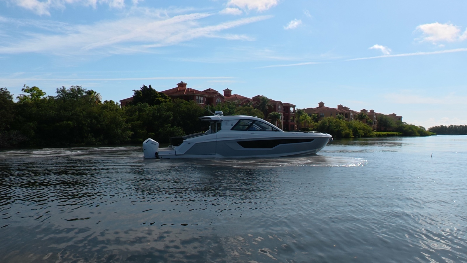 50ft Cruisers Yachts Yacht For Sale