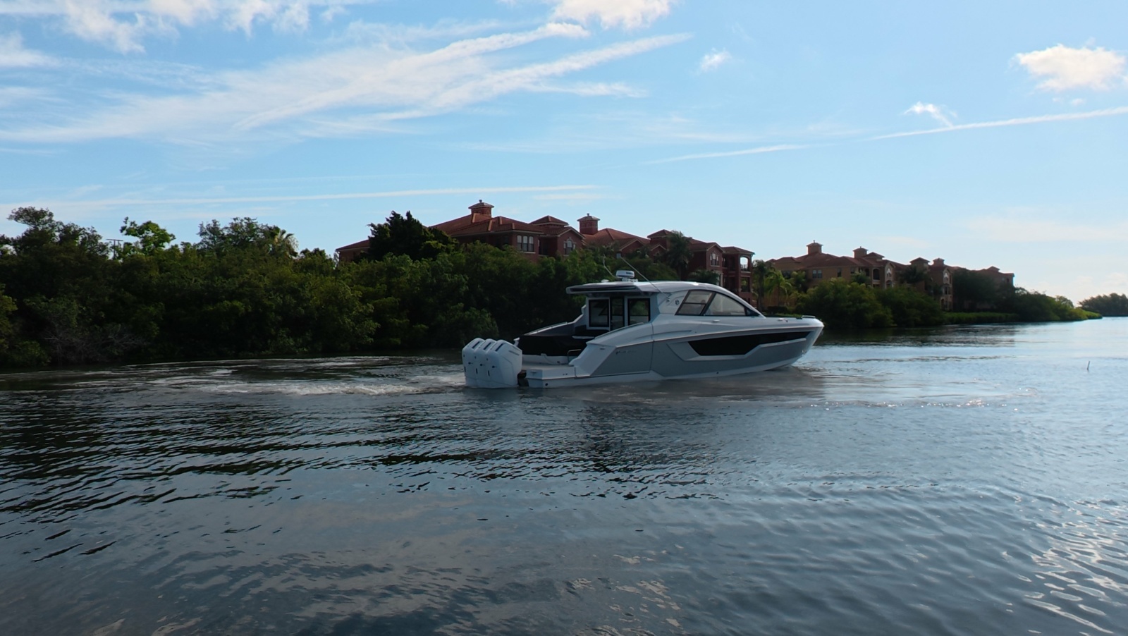 50ft Cruisers Yachts Yacht For Sale