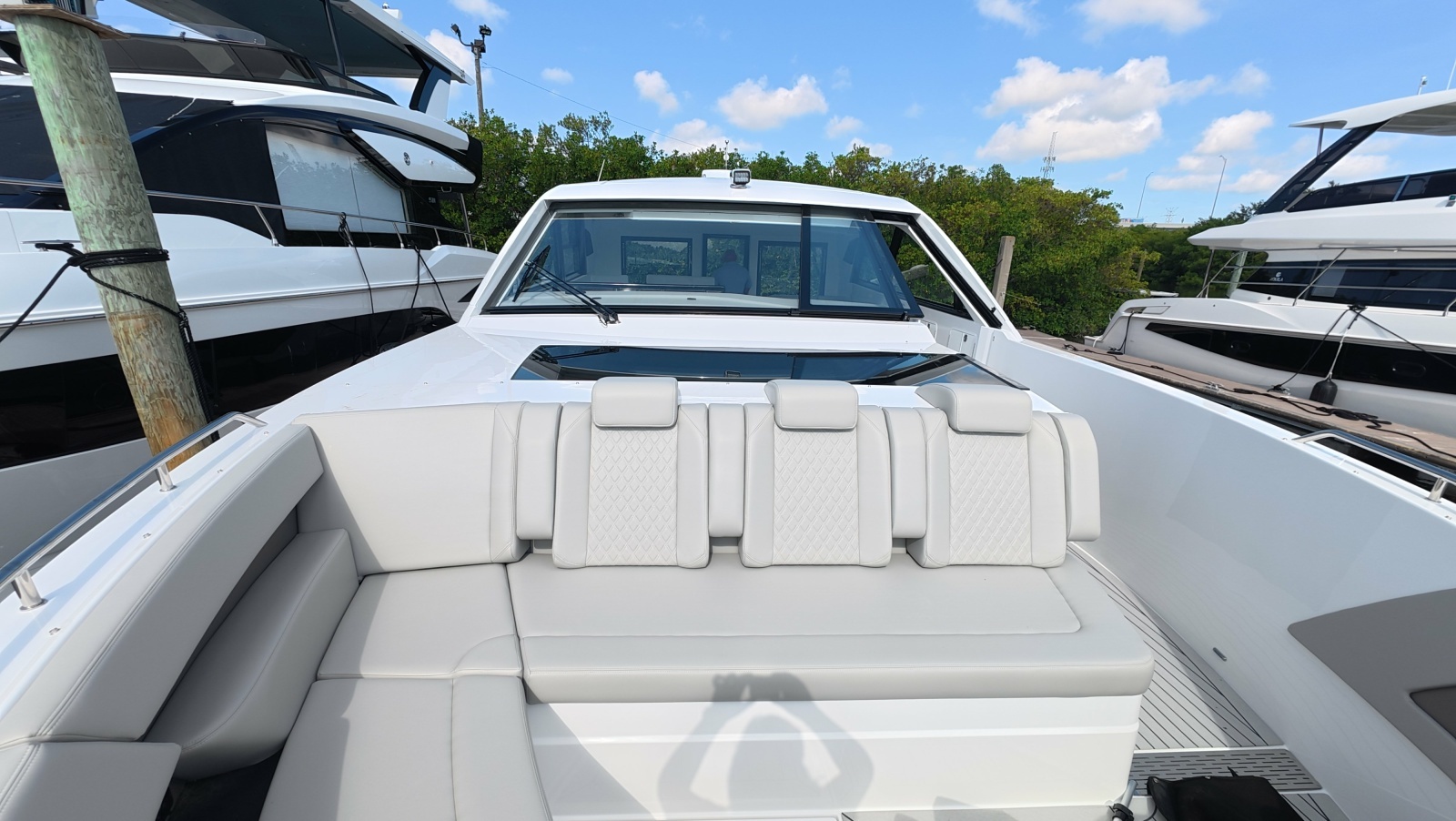 50ft Cruisers Yachts Yacht For Sale
