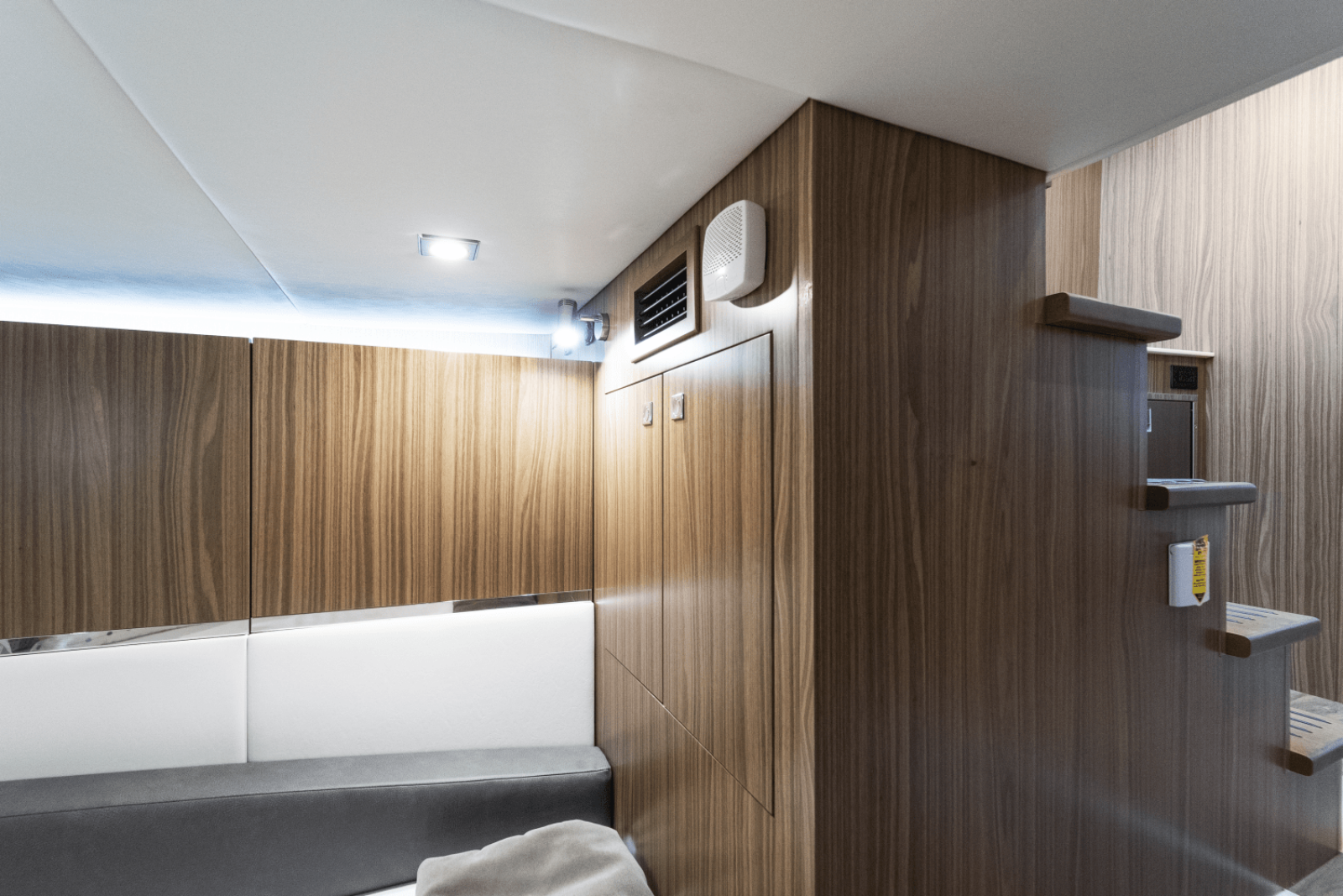 50ft Cruisers Yachts Yacht For Sale
