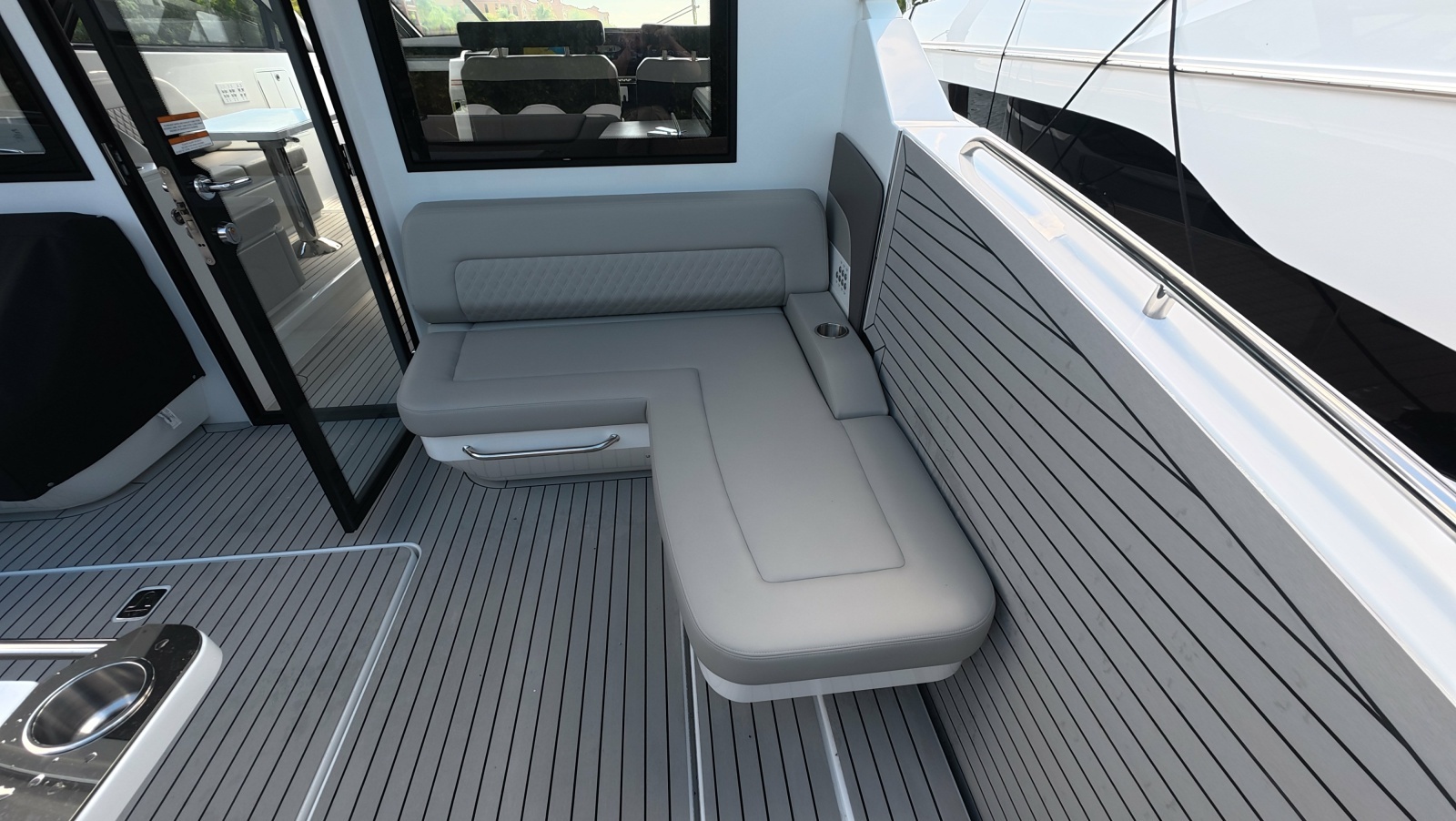 50ft Cruisers Yachts Yacht For Sale