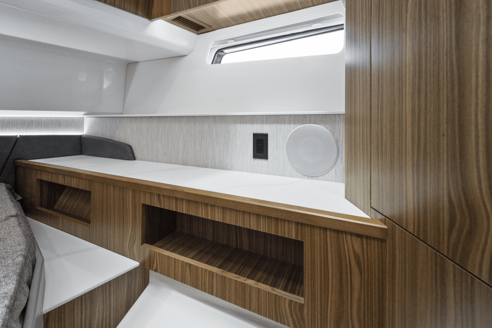 50ft Cruisers Yachts Yacht For Sale