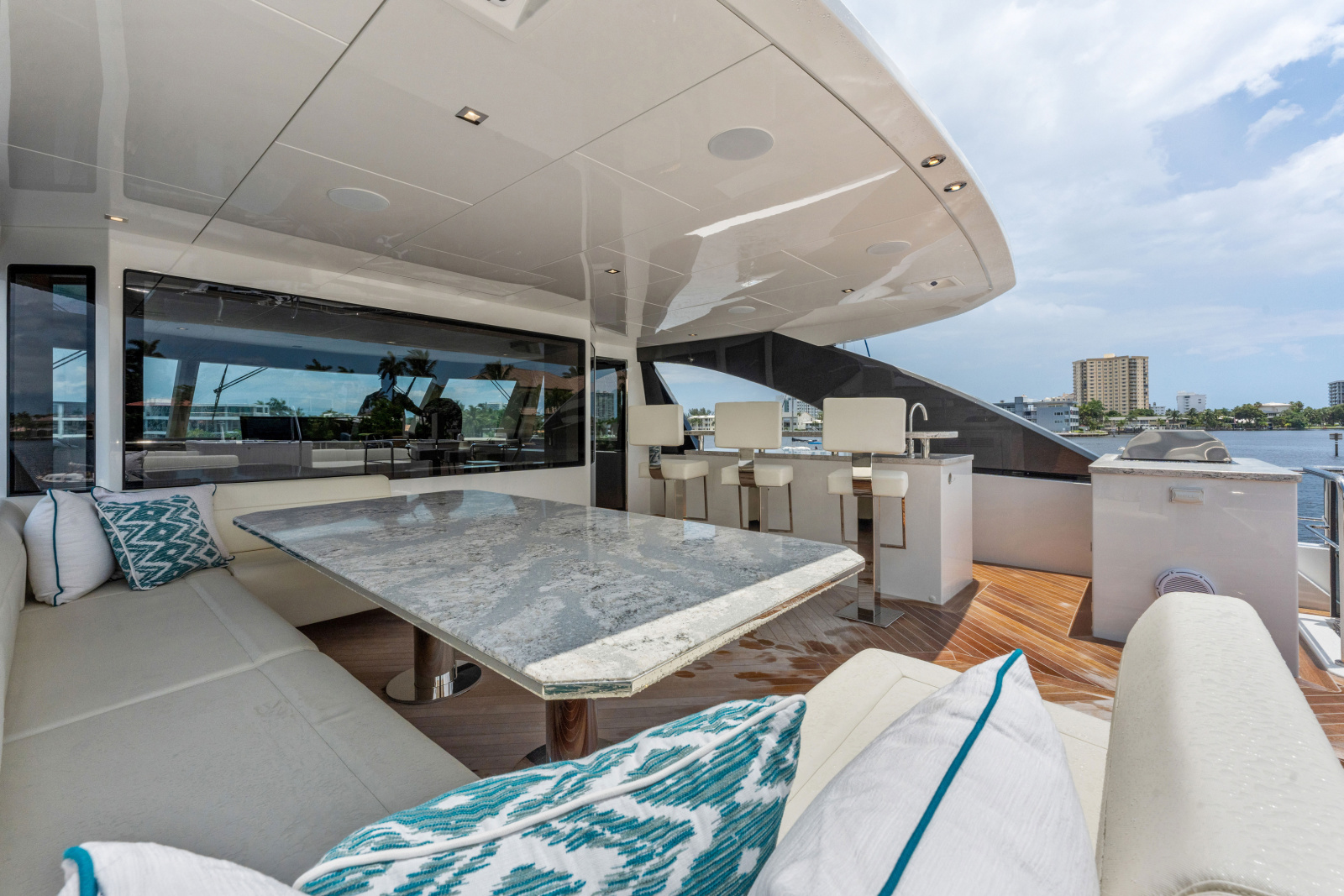 2023 Ocean Alexander 27R