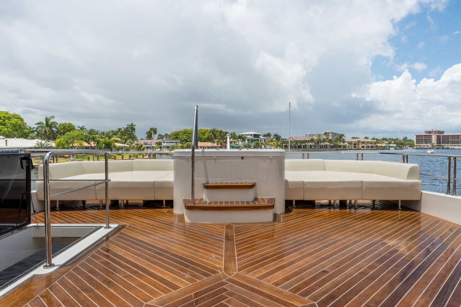 88ft Ocean Alexander Yacht For Sale