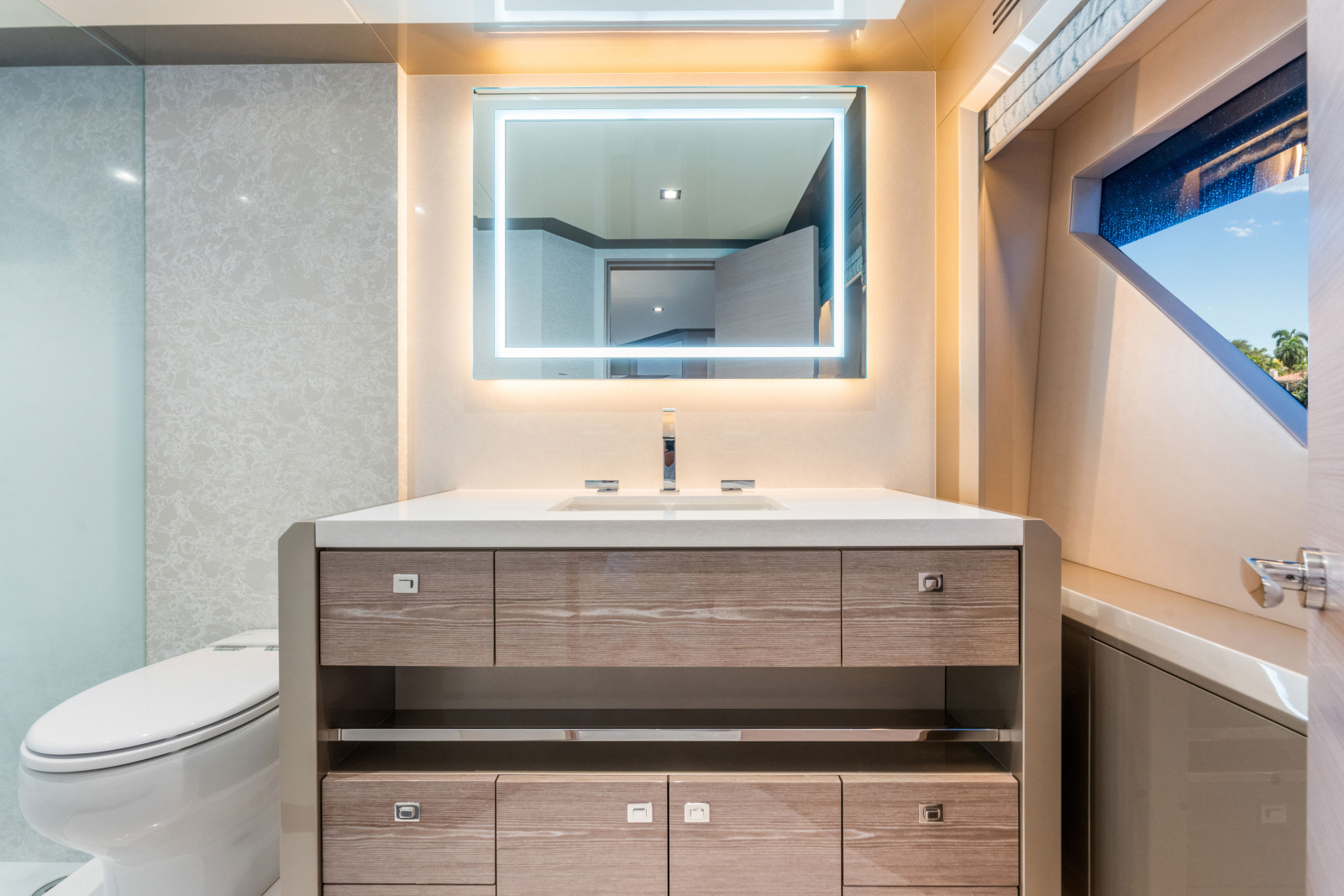 88ft Ocean Alexander Yacht For Sale