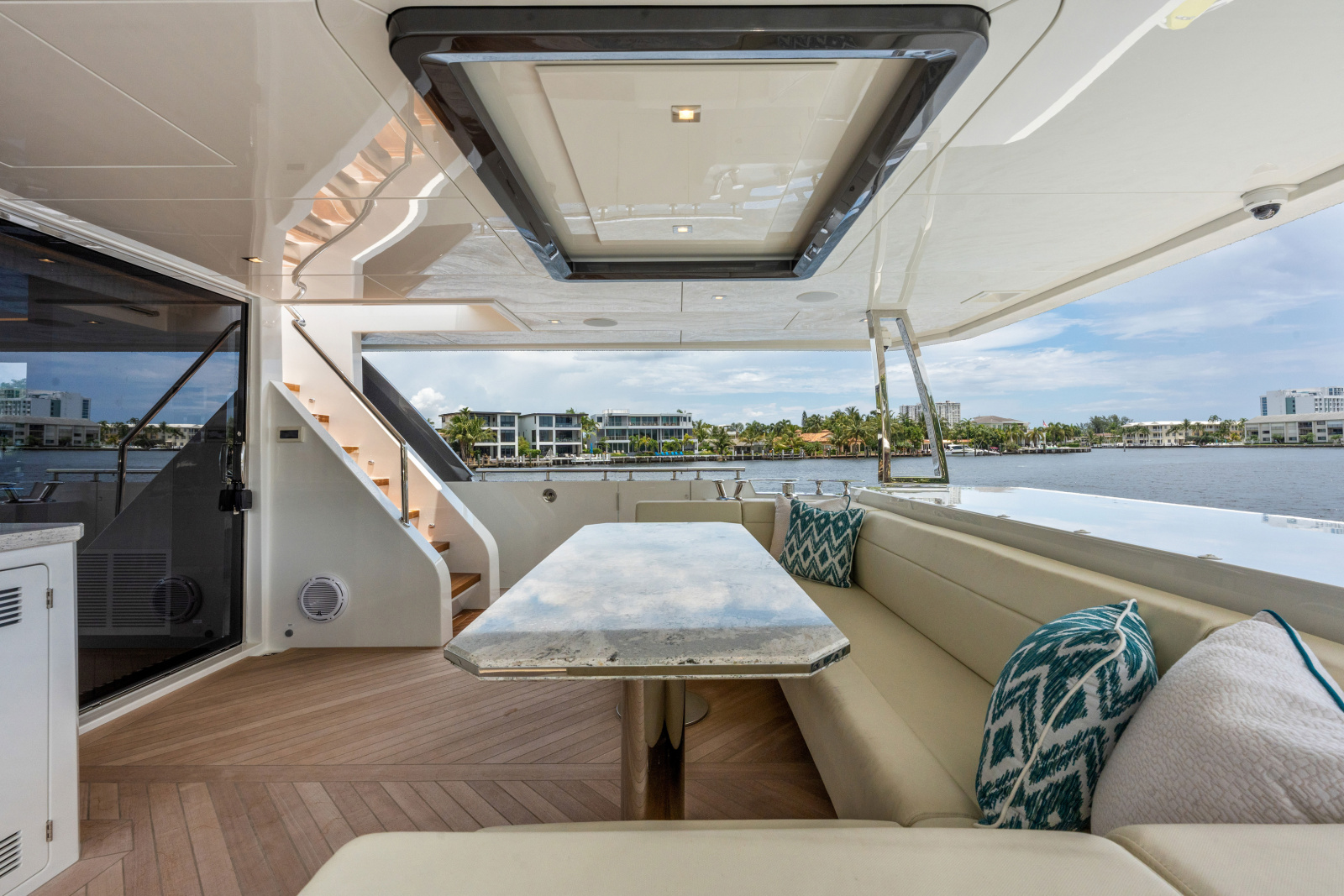 2023 Ocean Alexander 27R