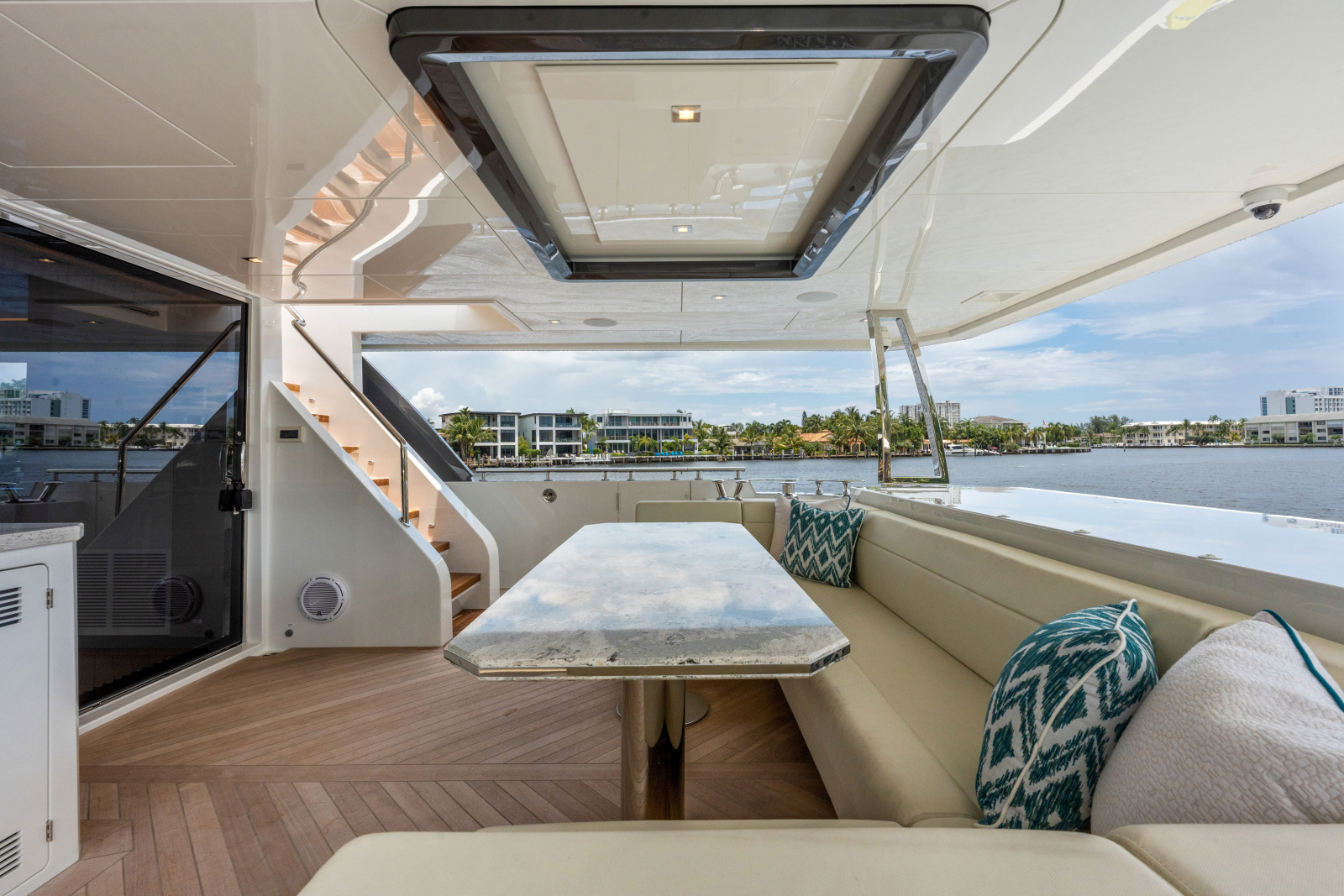 88ft Ocean Alexander Yacht For Sale