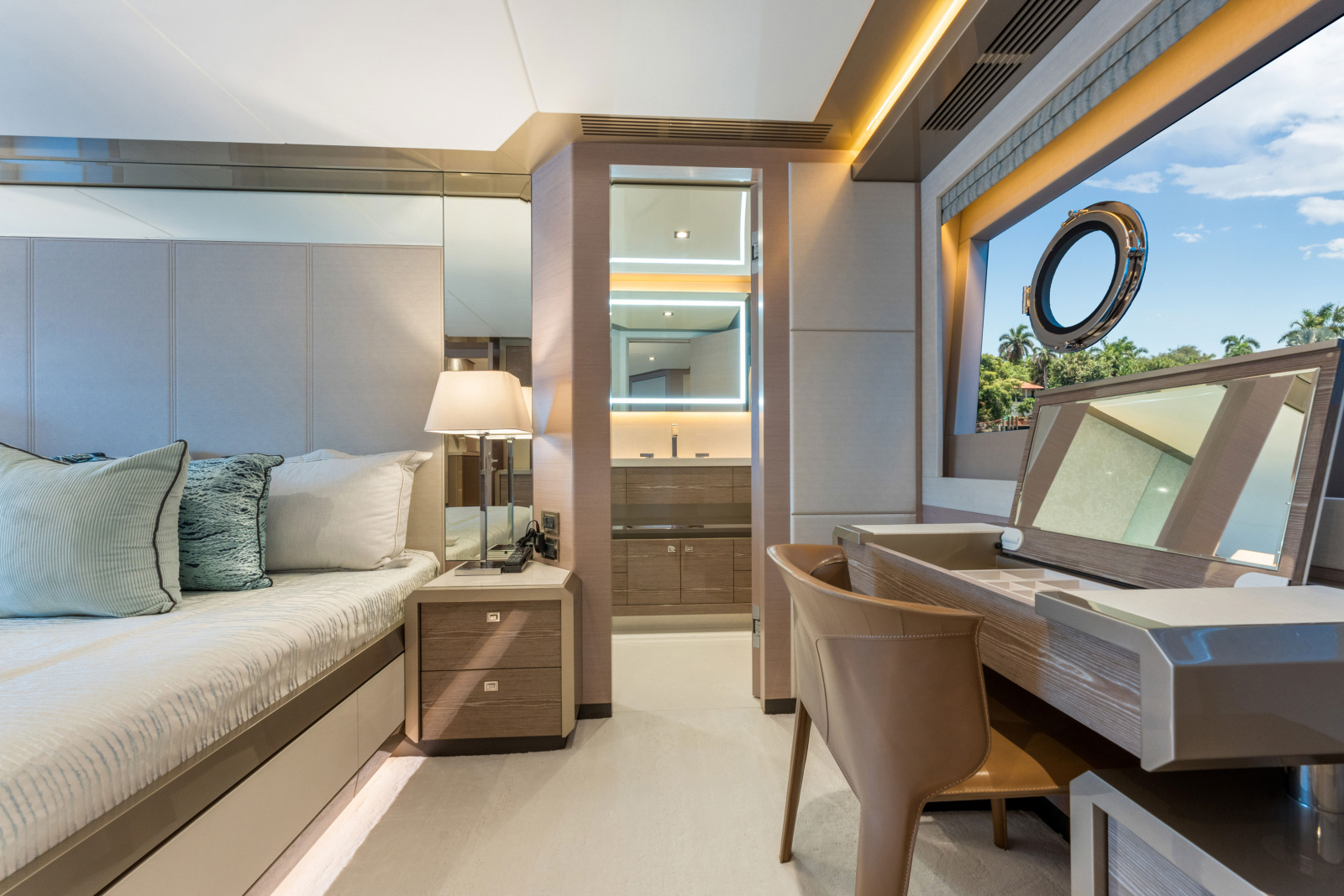 88ft Ocean Alexander Yacht For Sale