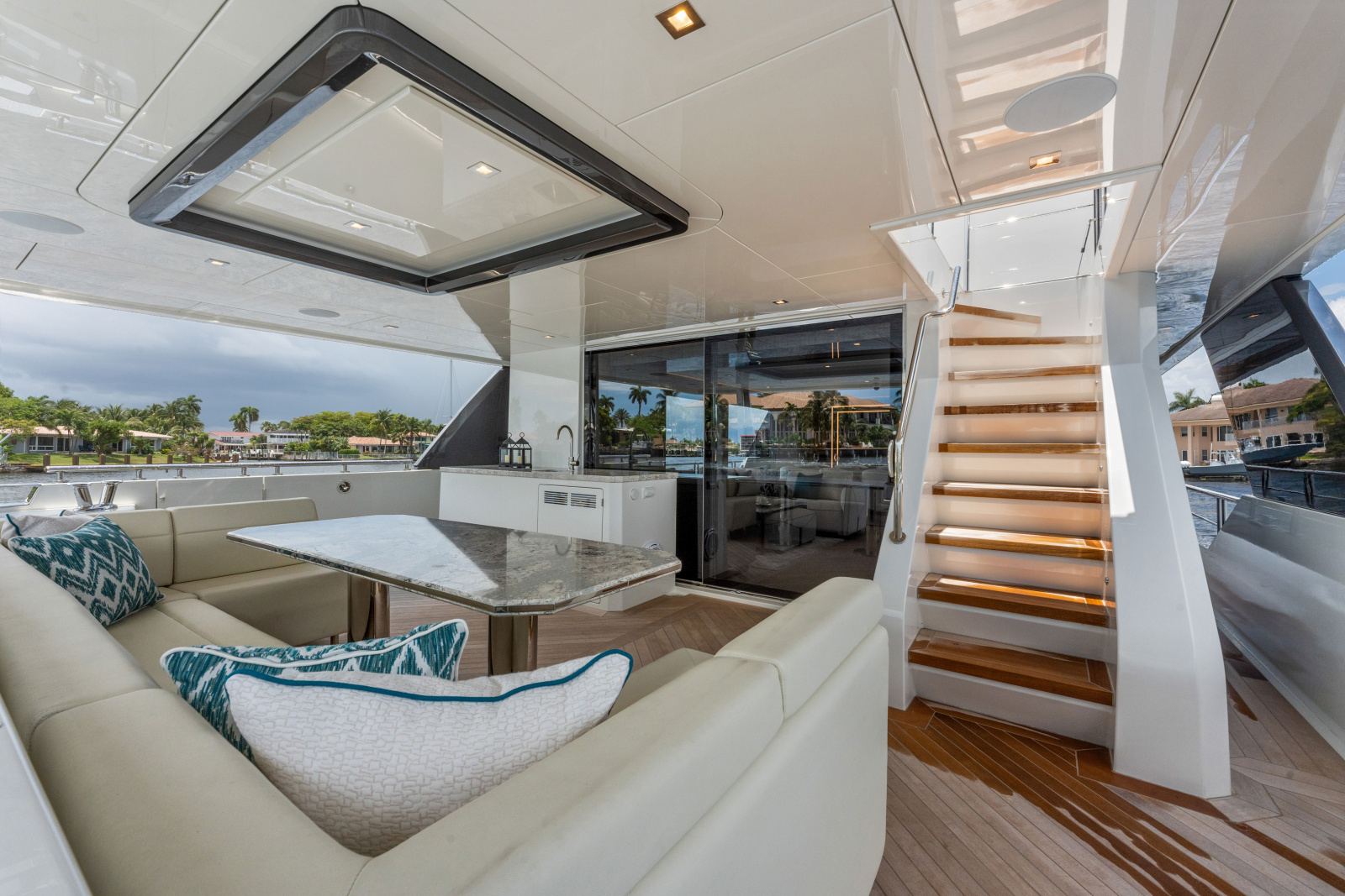 88ft Ocean Alexander Yacht For Sale
