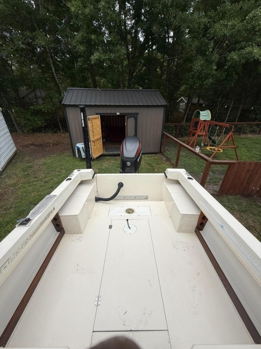 1981 Grady-White 220 Bimini