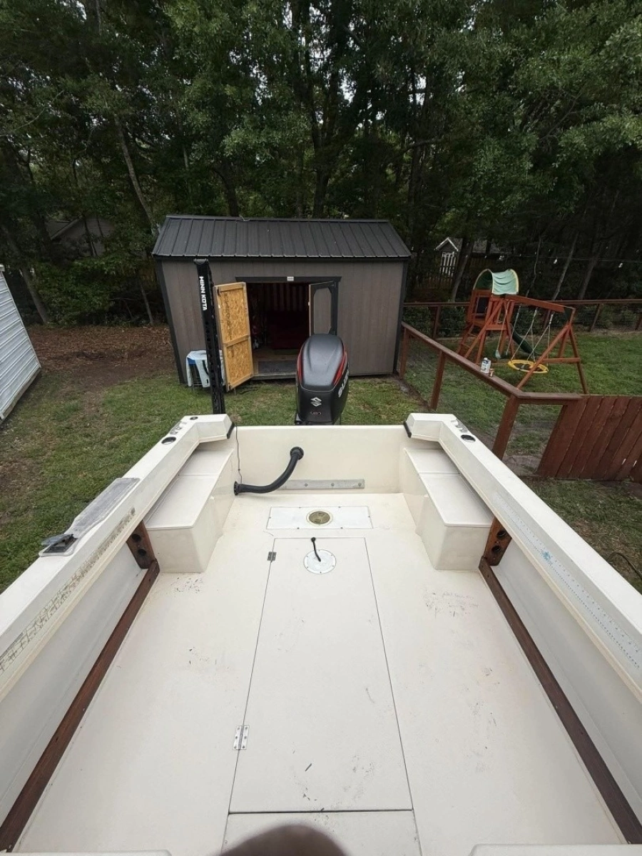 1981 Grady-White 220 Bimini
