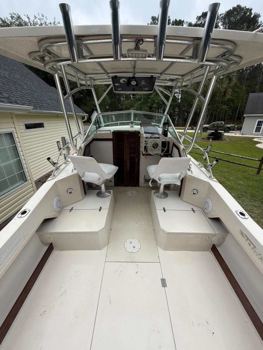 1981 Grady-White 220 Bimini