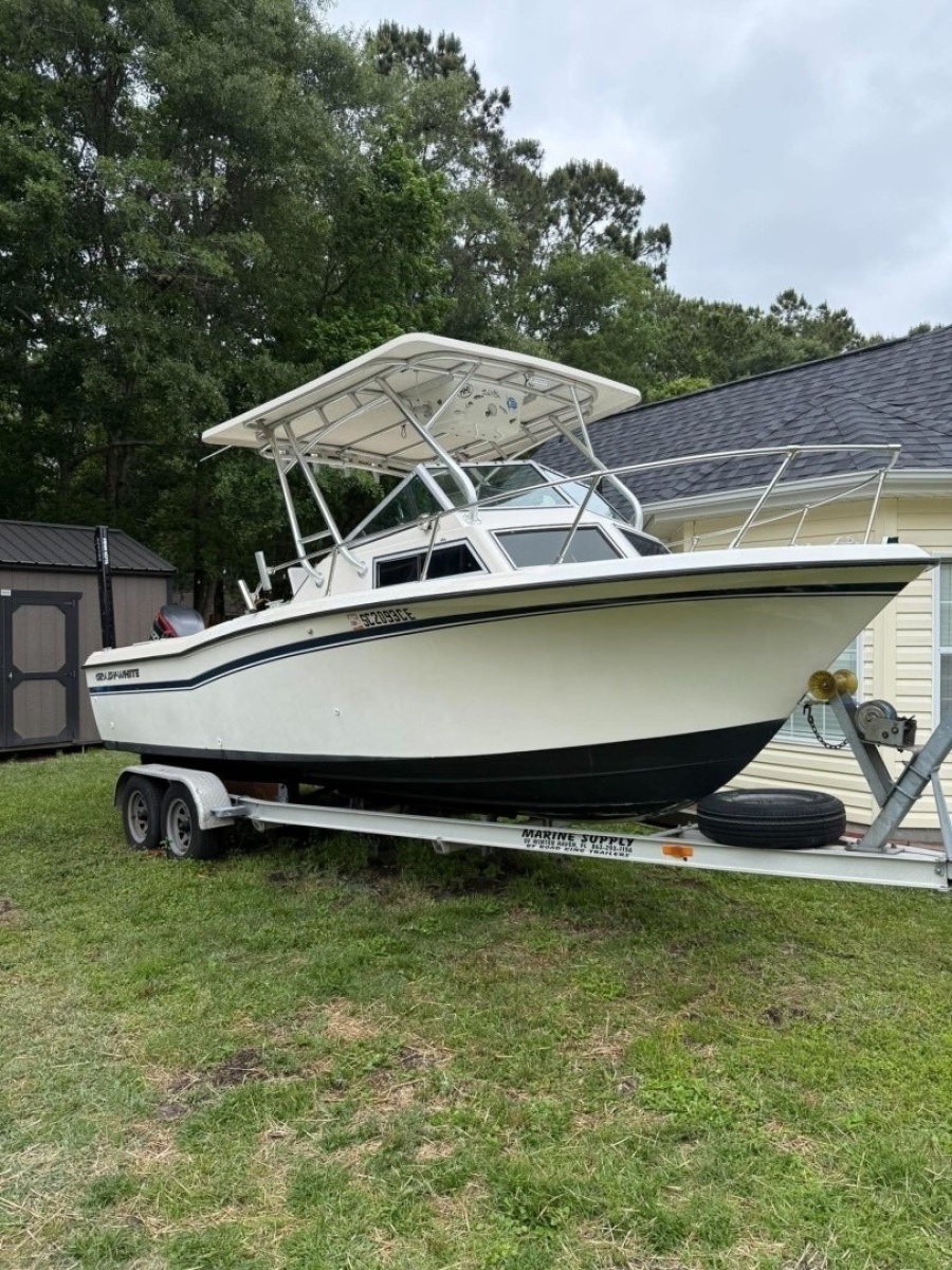 1981 Grady-White 220 Bimini