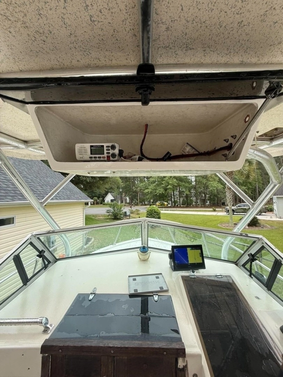 1981 Grady-White 220 Bimini