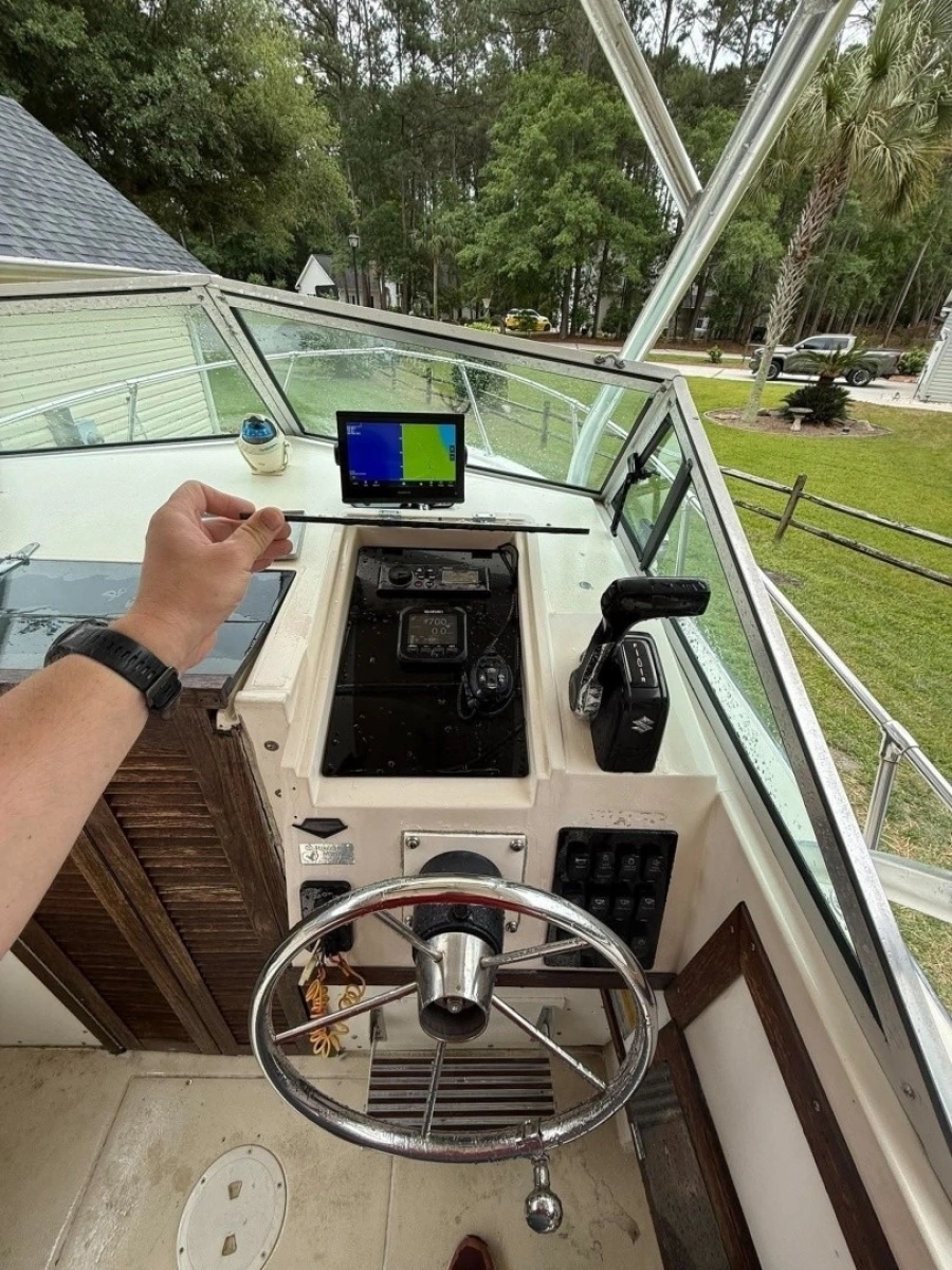 1981 Grady-White 220 Bimini