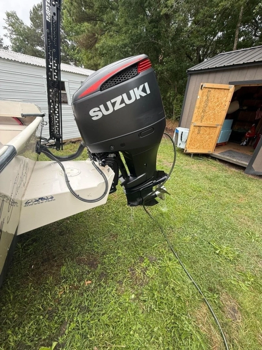 1981 Grady-White 220 Bimini
