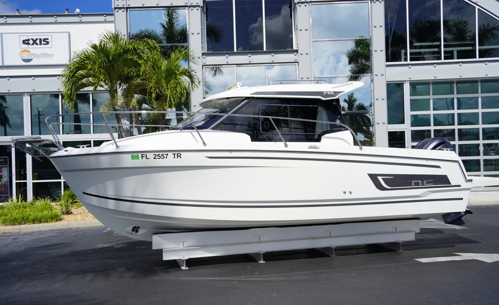 26ft Jeanneau Yacht For Sale