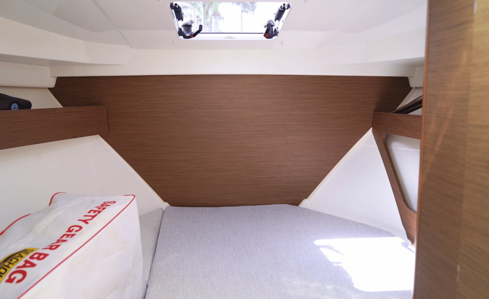 26ft Jeanneau Yacht For Sale