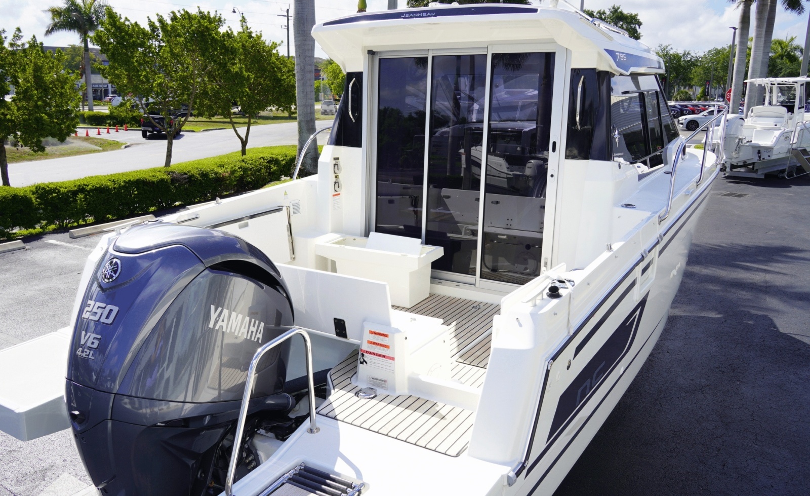 26ft Jeanneau Yacht For Sale