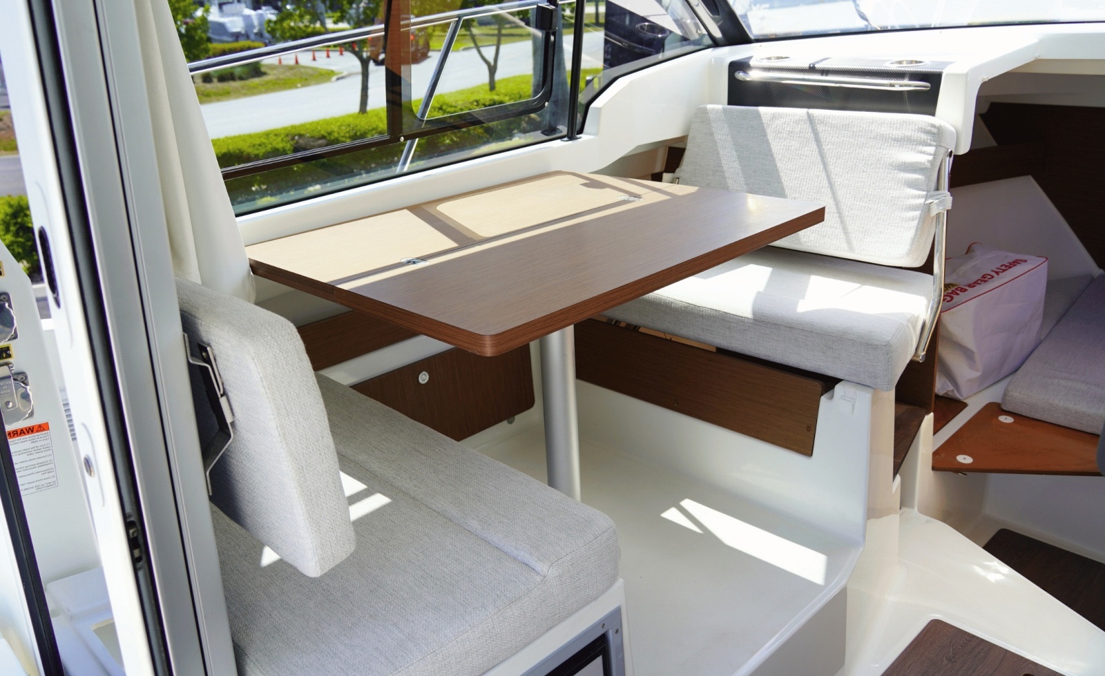 26ft Jeanneau Yacht For Sale