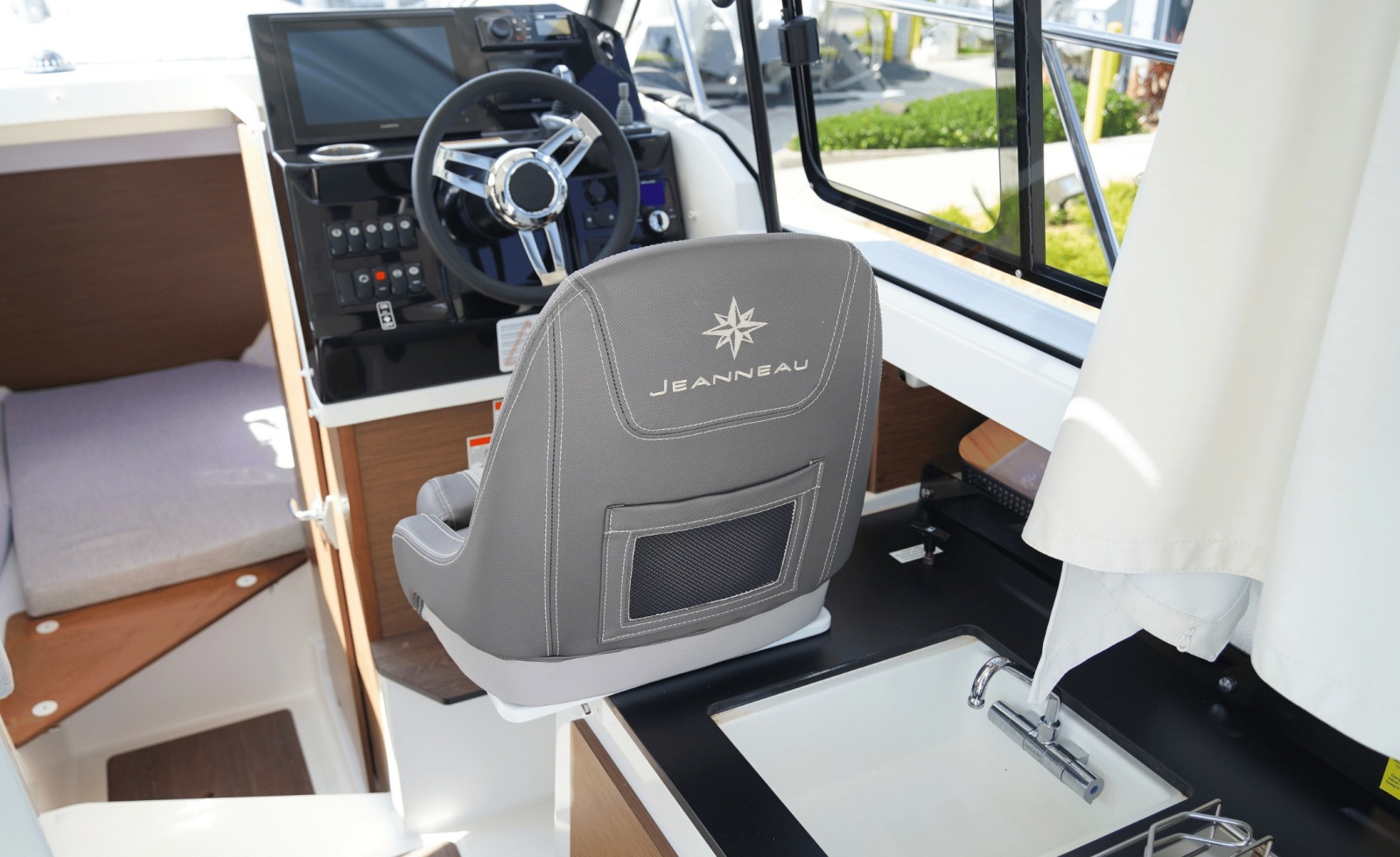 2023 Jeanneau NC 795 S2