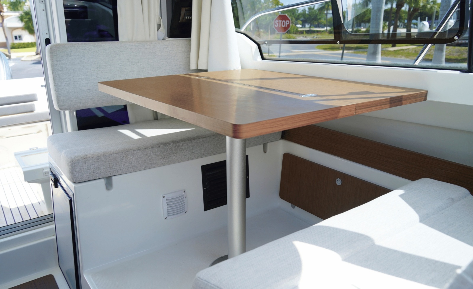 26ft Jeanneau Yacht For Sale