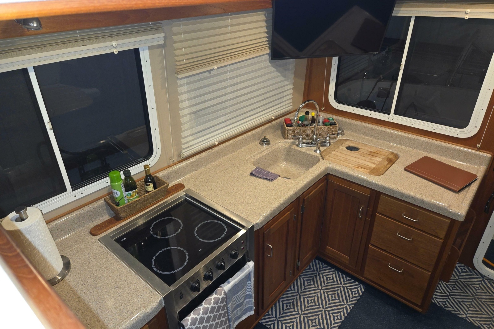 KNOT KAOS 34ft American Tug Yacht For Sale