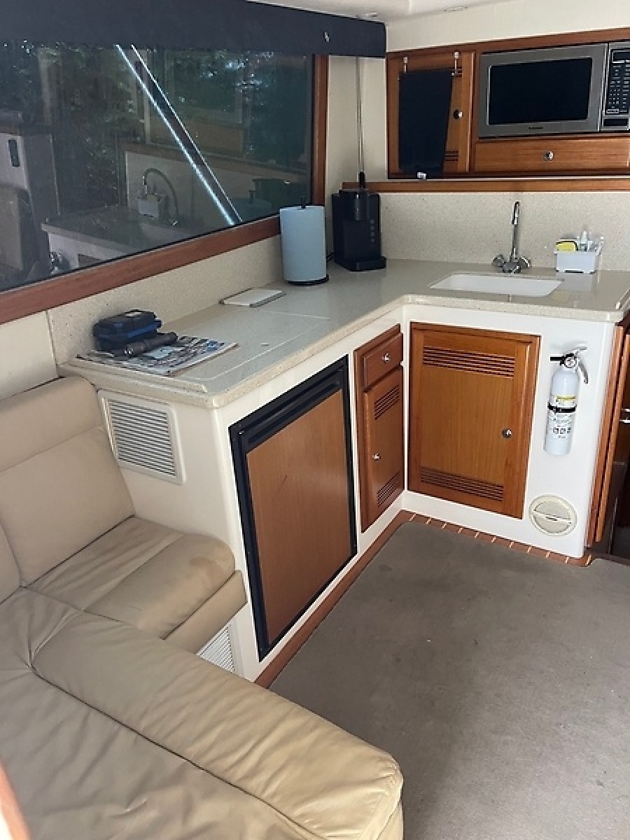 2005 Cabo 35 Flybridge Sportfisher
