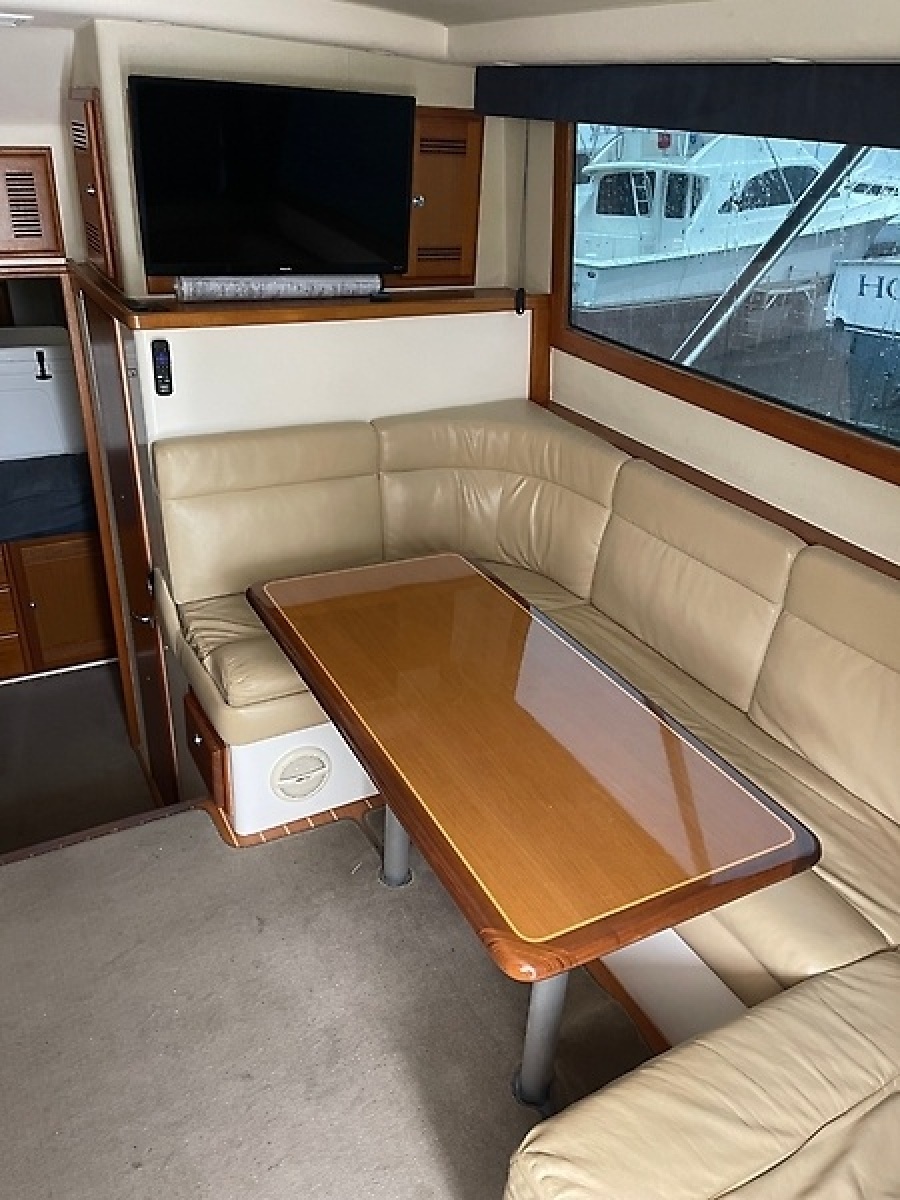 2005 Cabo 35 Flybridge Sportfisher