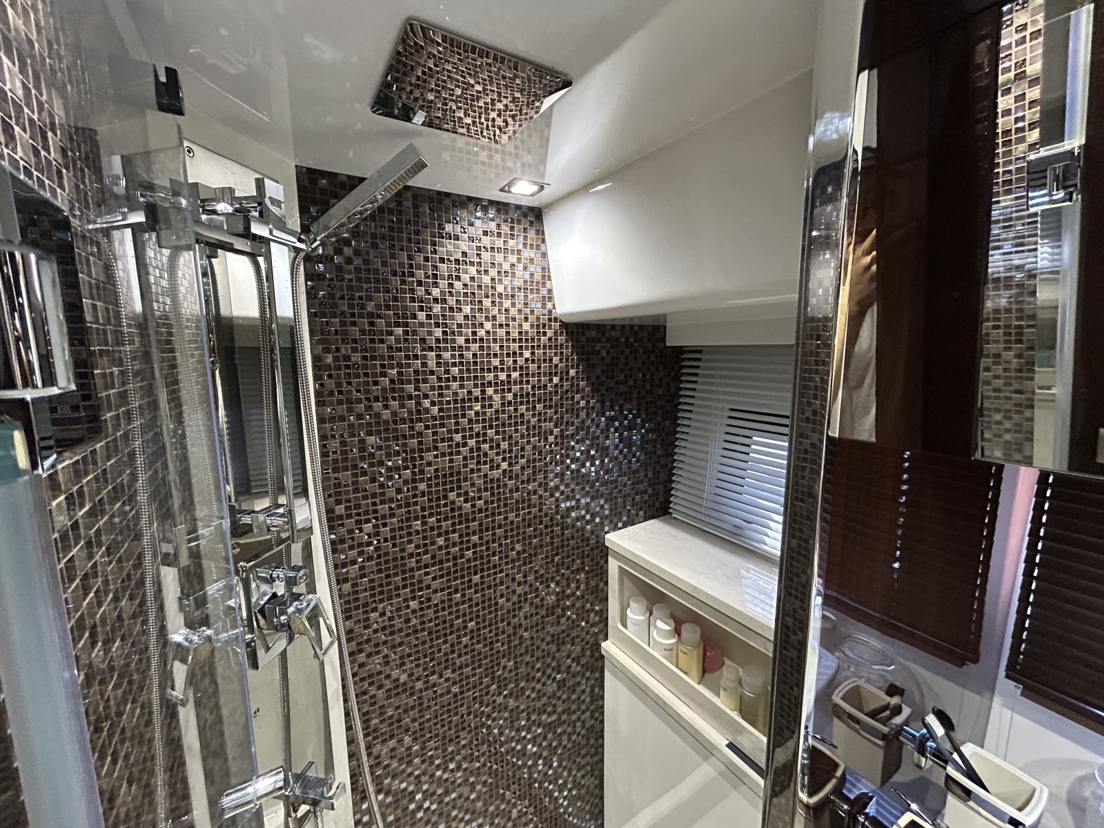 2019 Galeon 550 FLY
