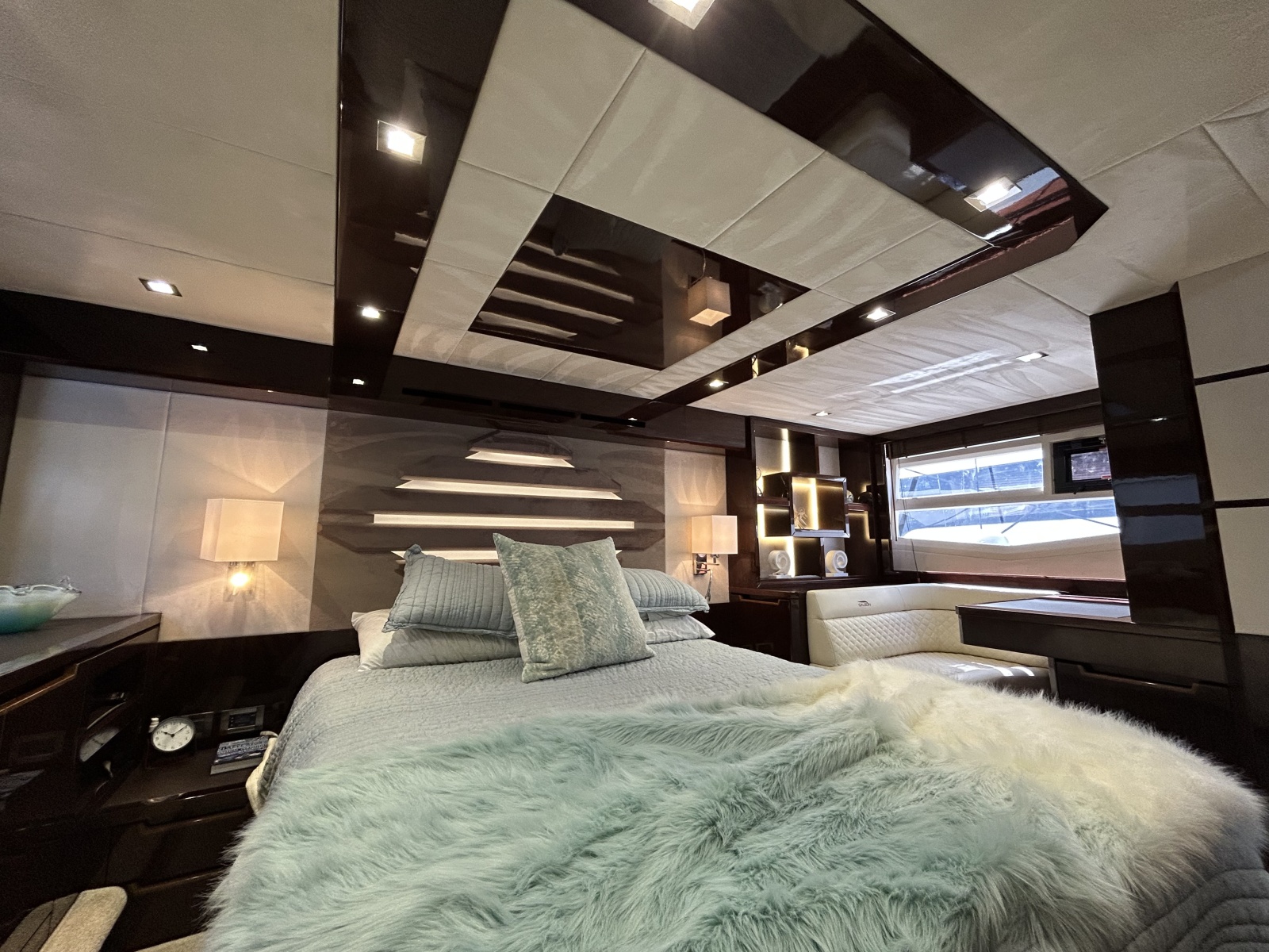 2019 Galeon 550 FLY