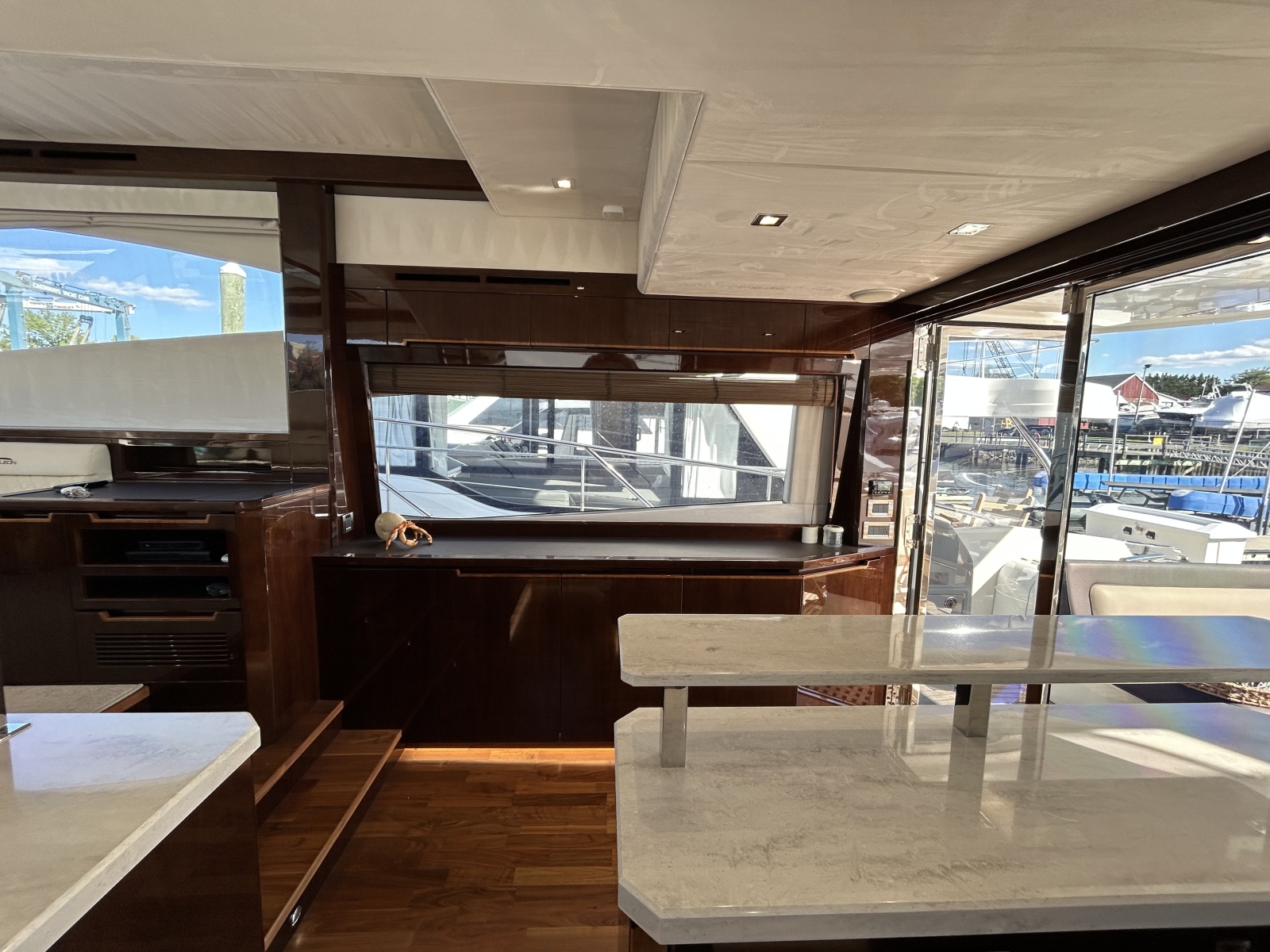 2019 Galeon 550 FLY