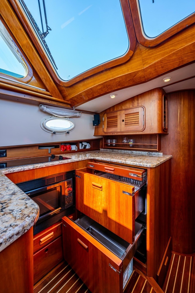 44ft Hinckley Yacht For Sale