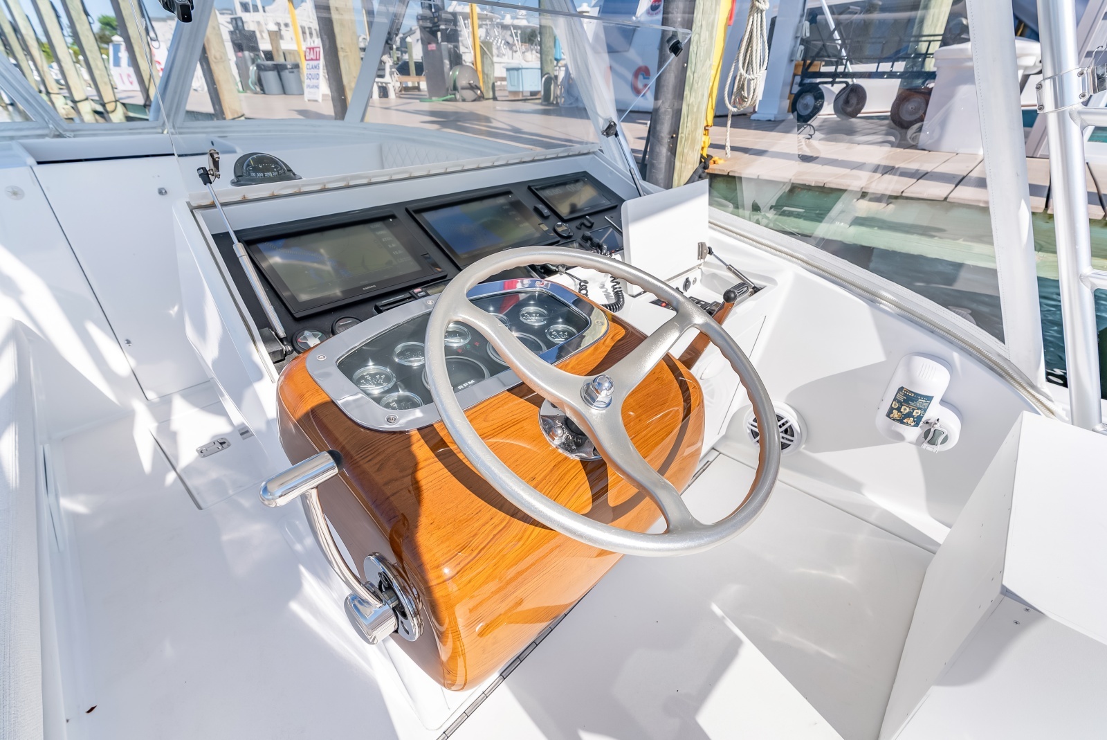 Little C 33ft L amp H Yacht For Sale