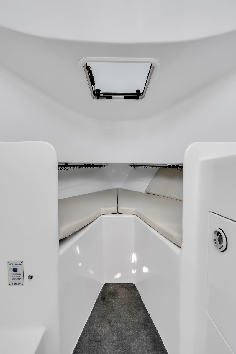 Little C 33ft L amp H Yacht For Sale