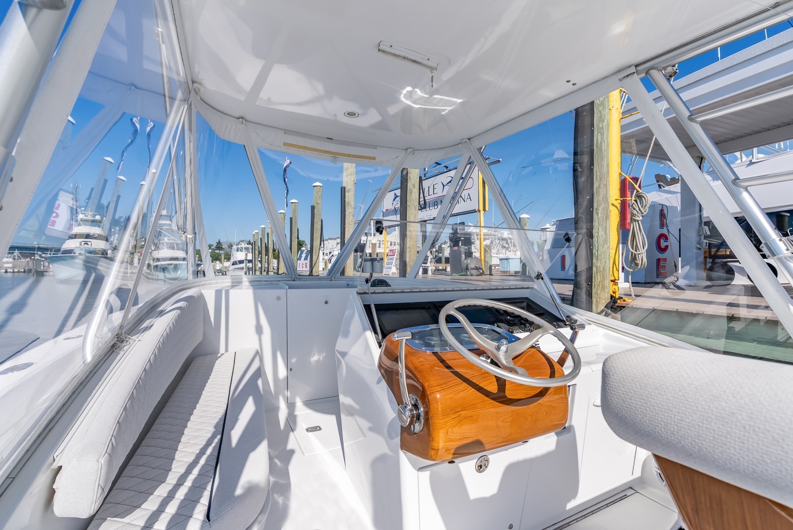 Little C 33ft L amp H Yacht For Sale