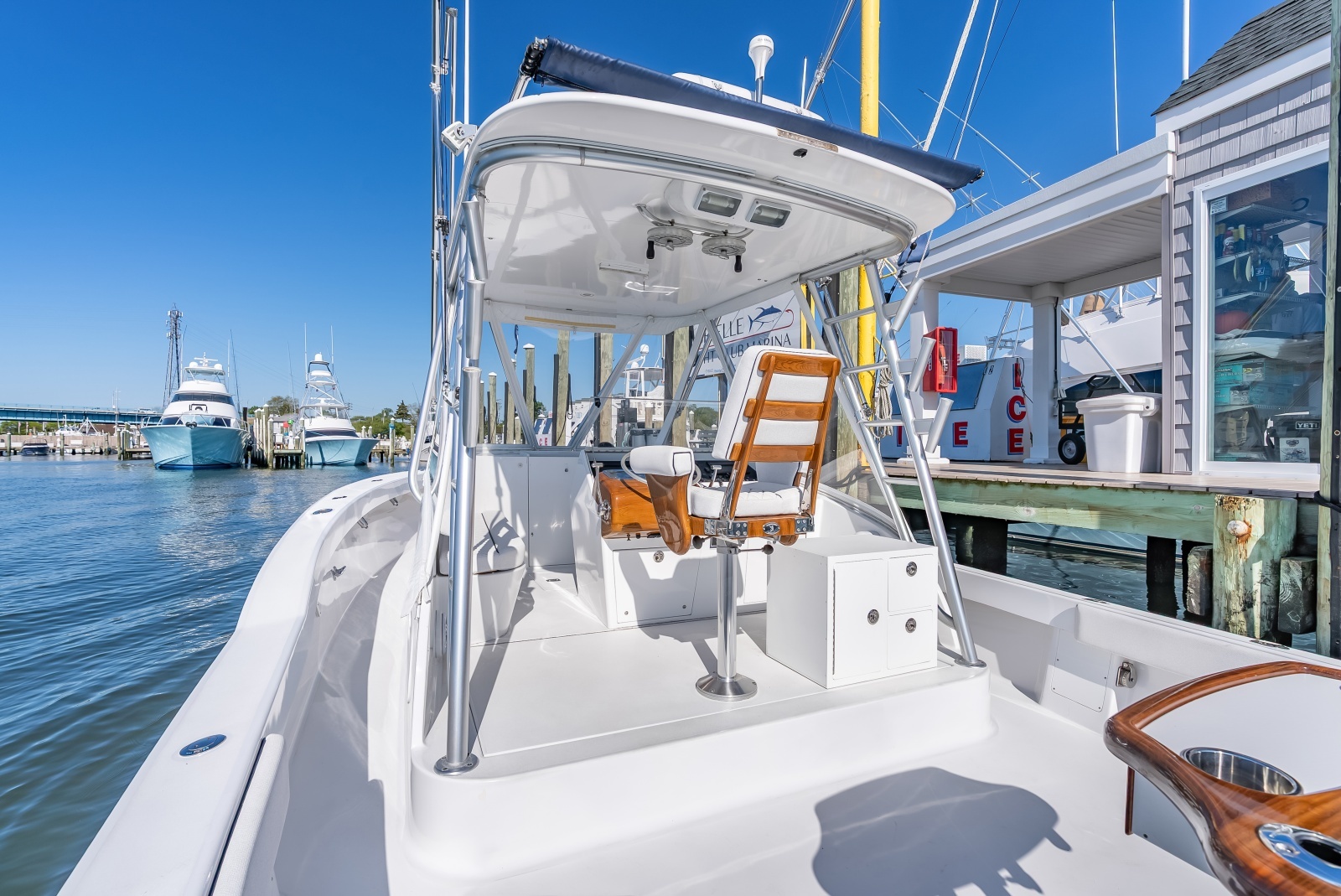 Little C 33ft L amp H Yacht For Sale