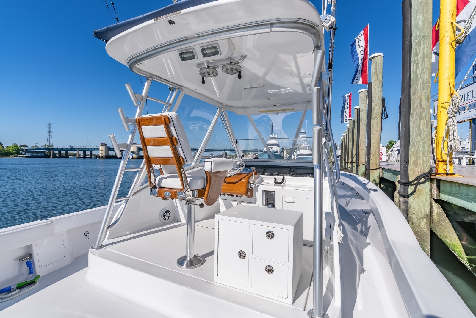 Little C 33ft L amp H Yacht For Sale