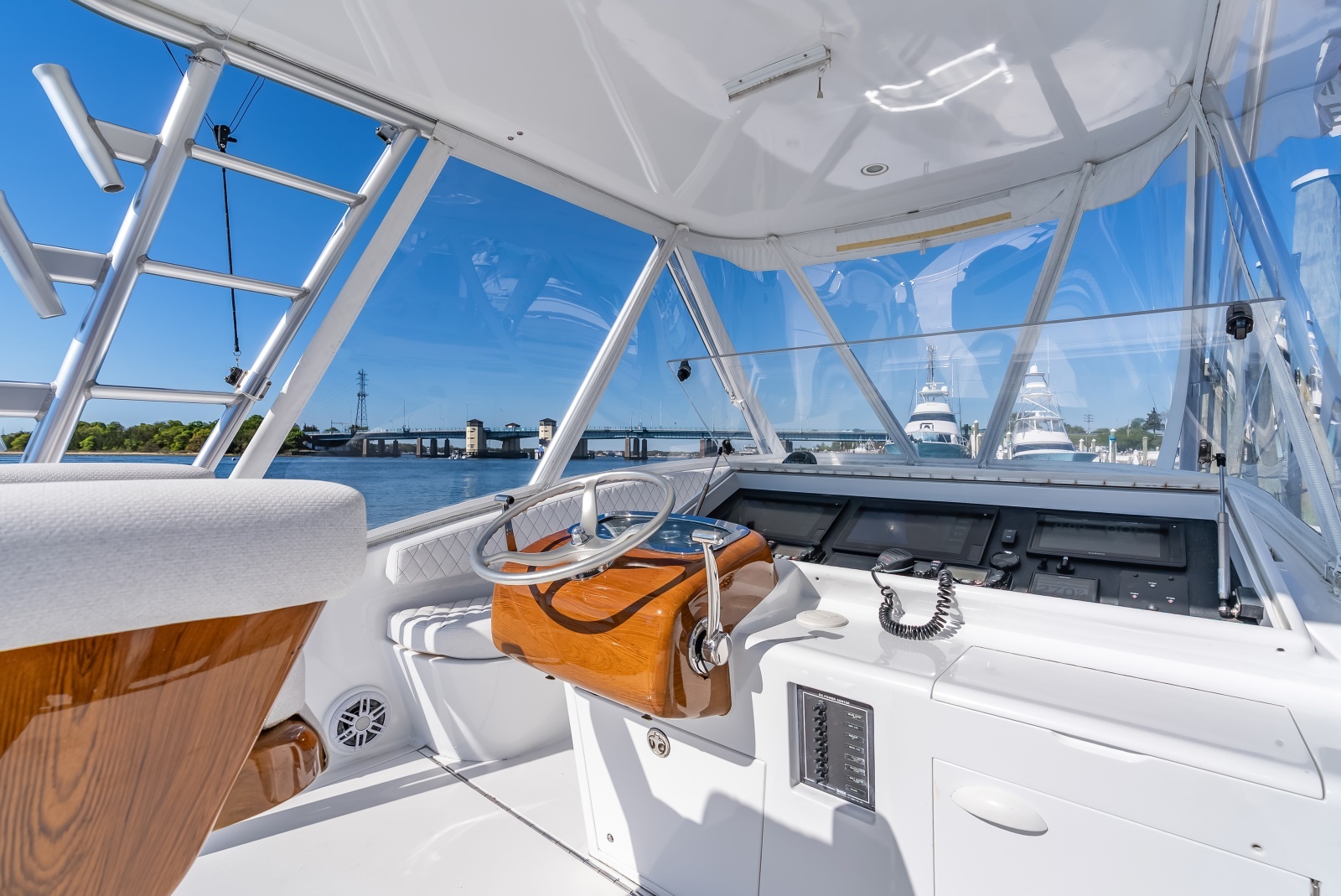 Little C 33ft L amp H Yacht For Sale