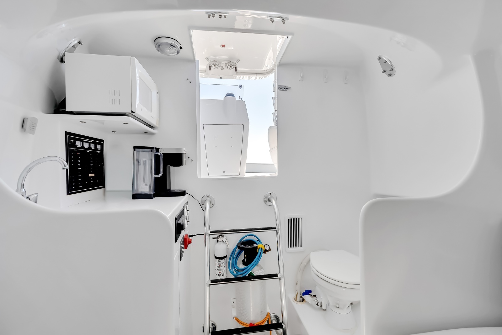 Little C 33ft L amp H Yacht For Sale