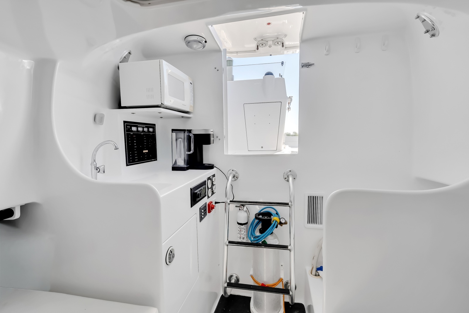 Little C 33ft L amp H Yacht For Sale