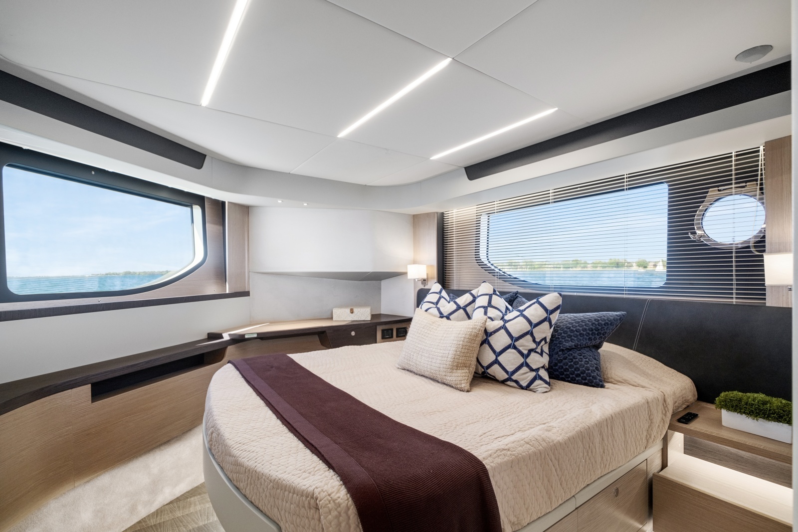 48ft Absolute Yacht For Sale