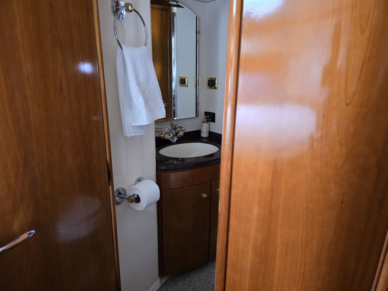 Marlin Monroe 57ft Carver Yacht For Sale