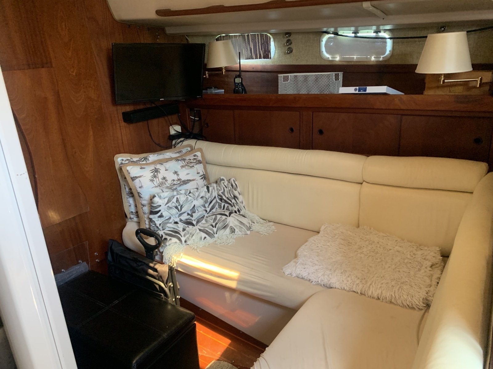 One Love 41ft Catalina Morgan Yacht For Sale
