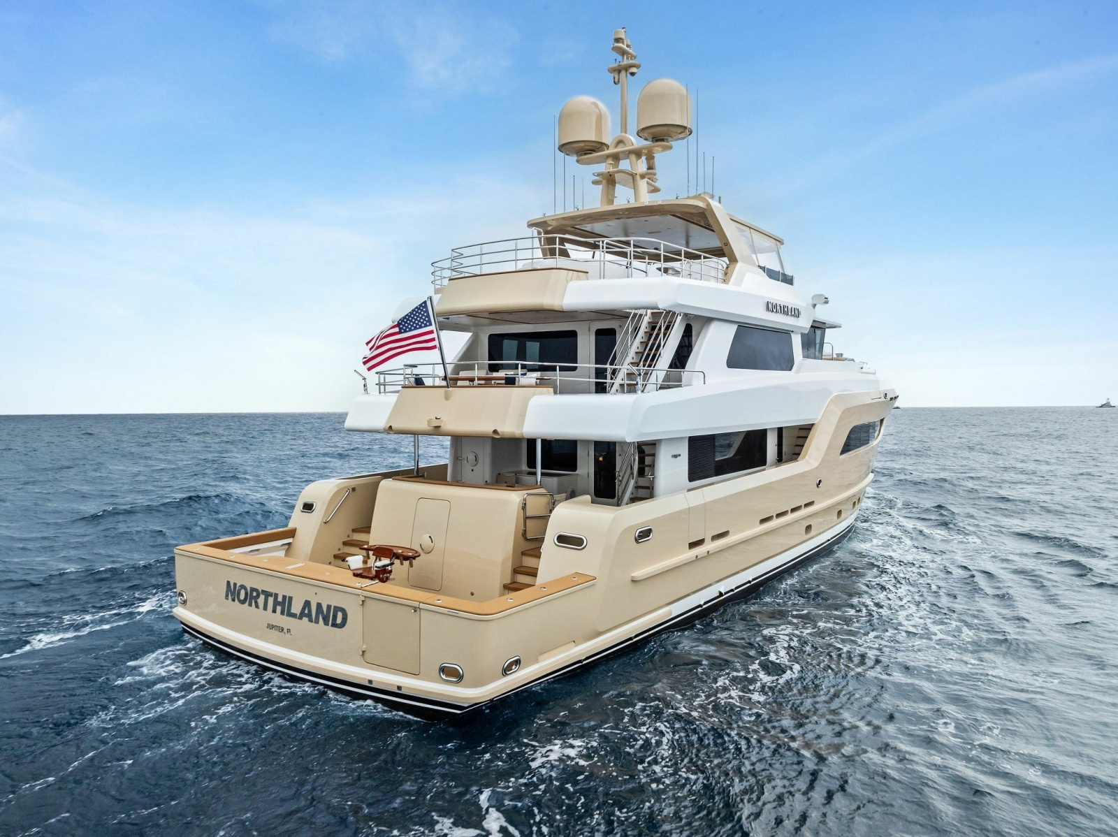 "NORTHLAND" aft profile