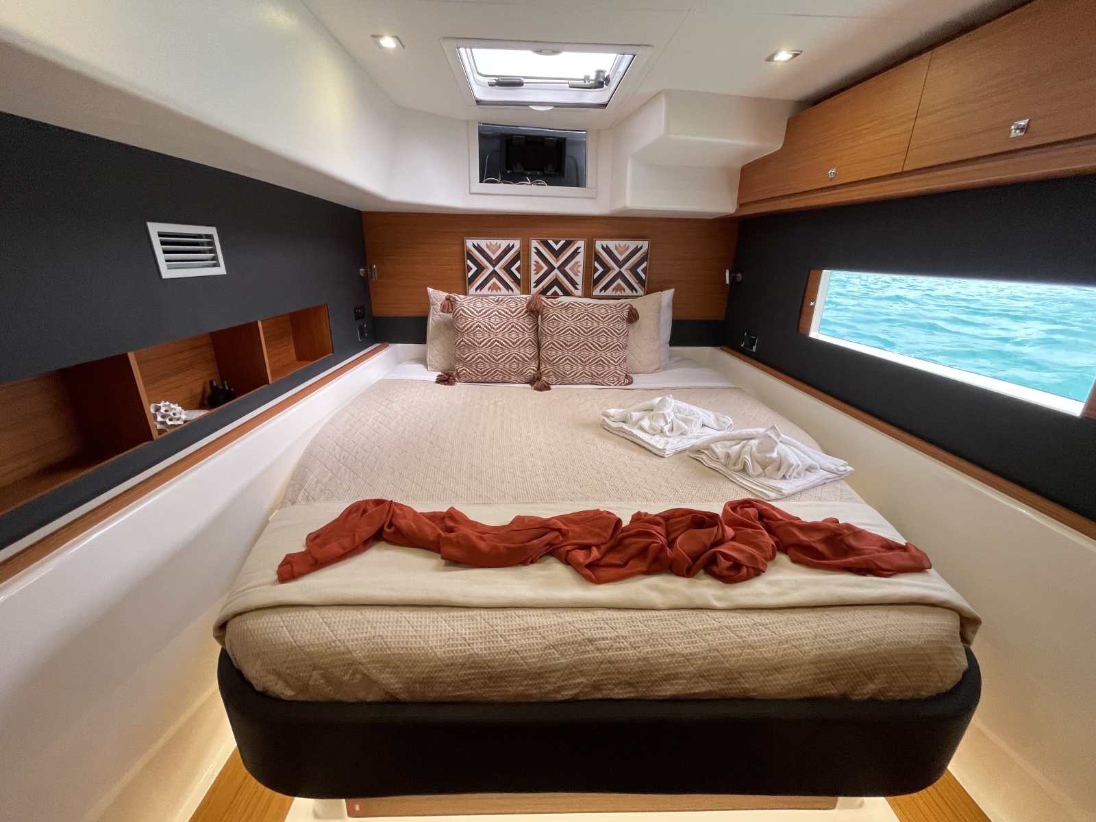 Aquanimity Yacht Photos Pics 