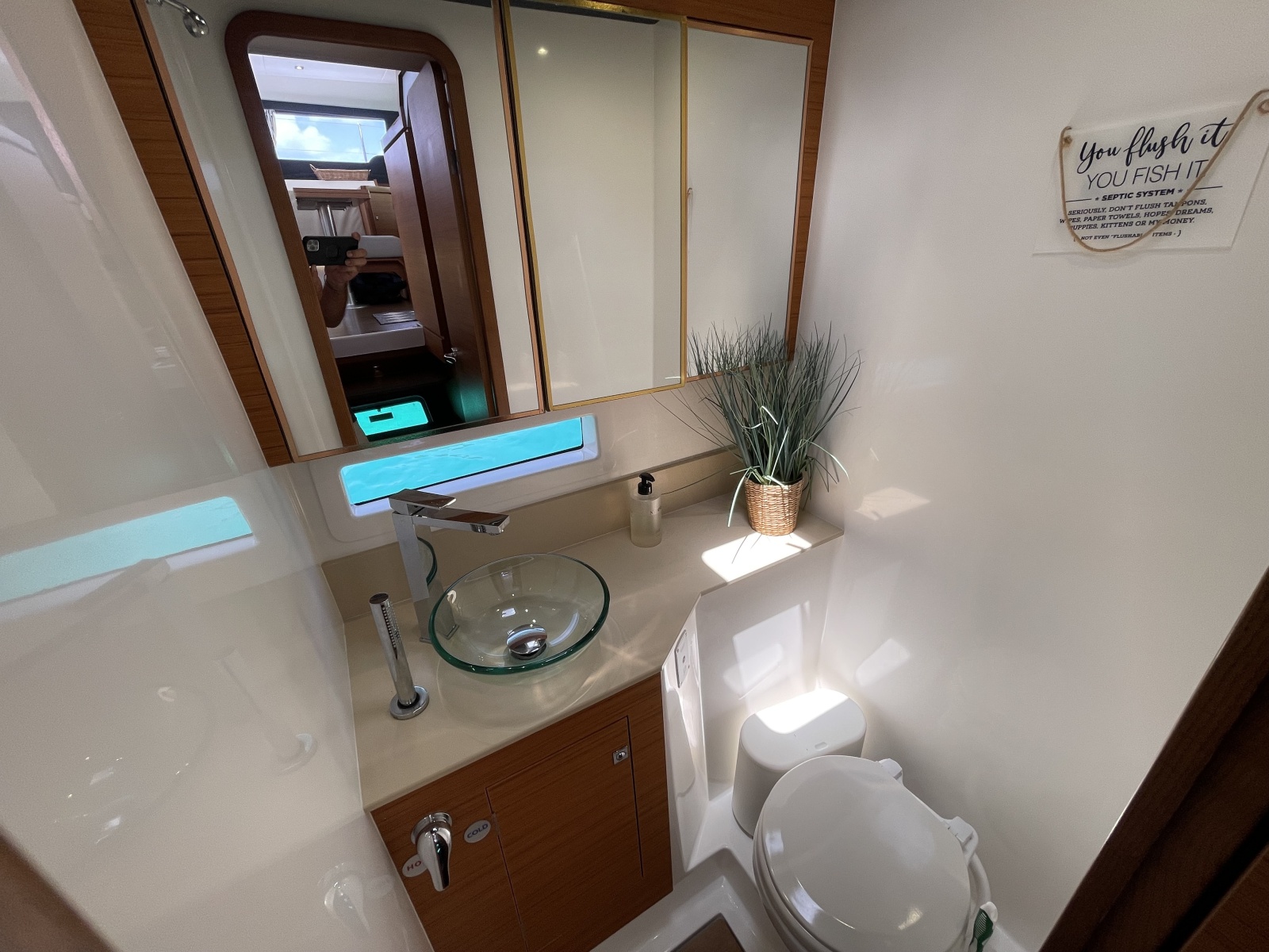 Aquanimity Yacht Photos Pics 