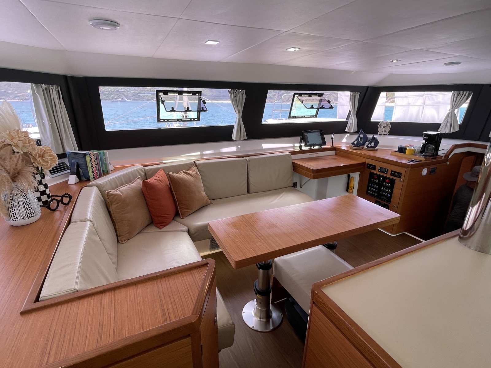 Aquanimity Yacht Photos Pics 